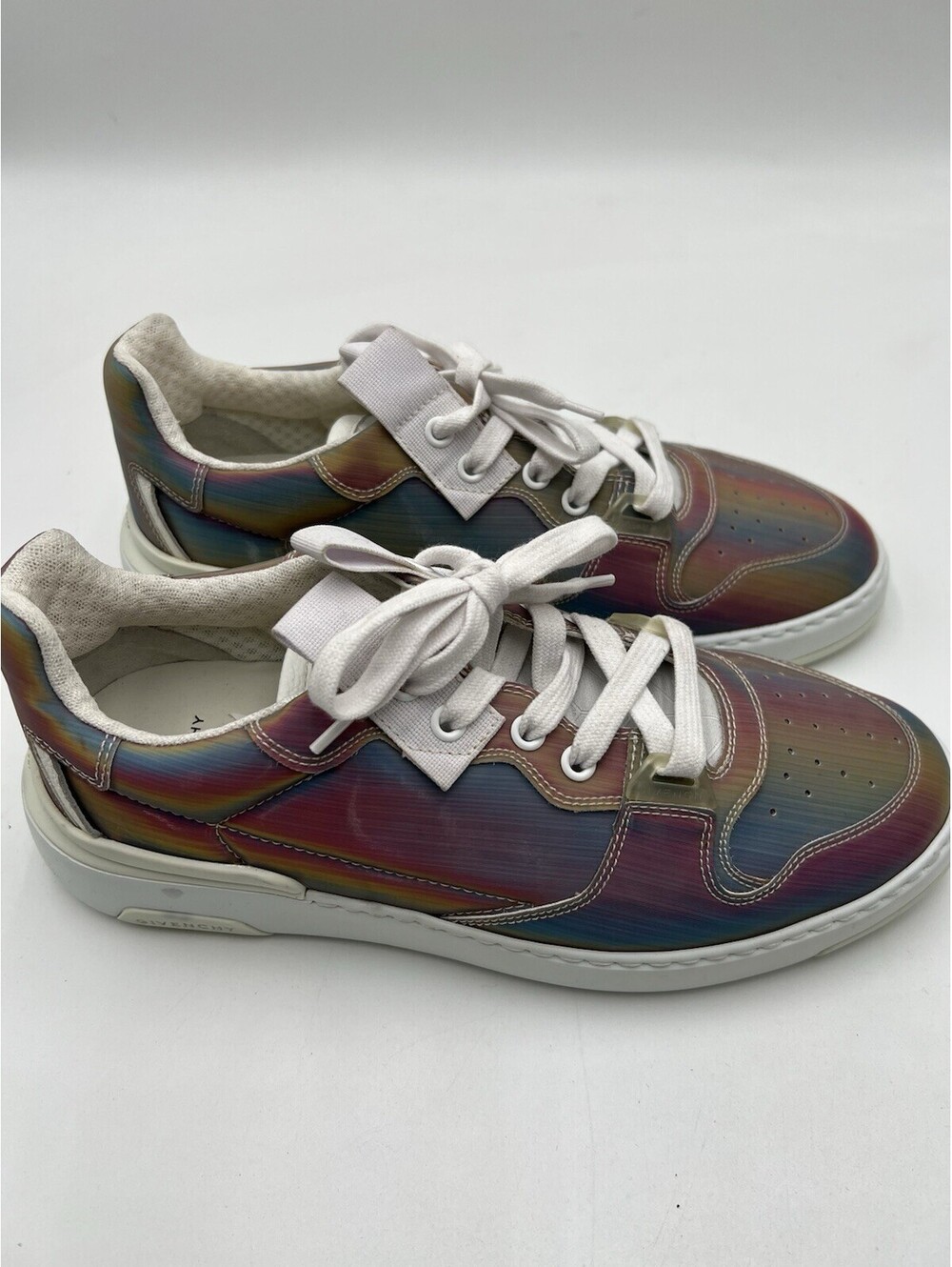 Women’s Givenchy Wing Iridescent Low-Top Sneakers Multicolor Size 40